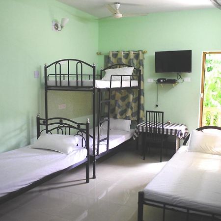 Joe And Marietta'S Guesthouse Calangute Exterior photo