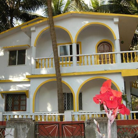 Joe And Marietta'S Guesthouse Calangute Exterior photo