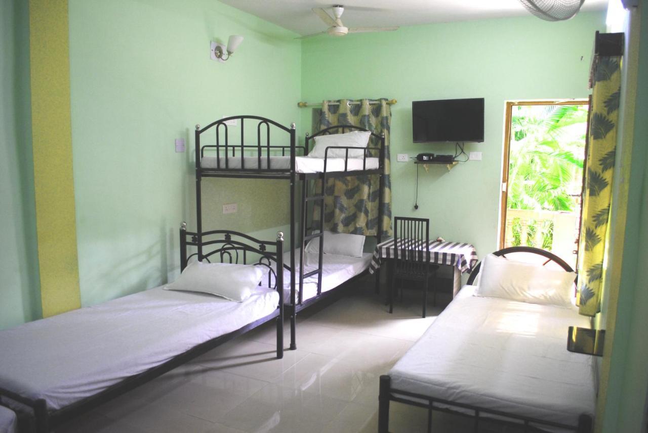 Joe And Marietta'S Guesthouse Calangute Exterior photo
