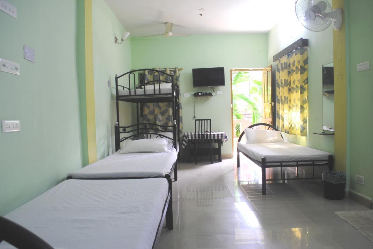 Joe And Marietta'S Guesthouse Calangute Exterior photo