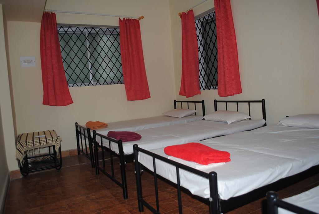 Joe And Marietta'S Guesthouse Calangute Room photo
