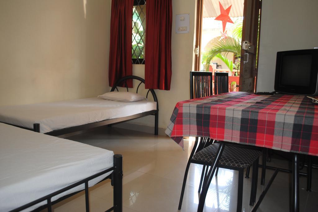 Joe And Marietta'S Guesthouse Calangute Room photo