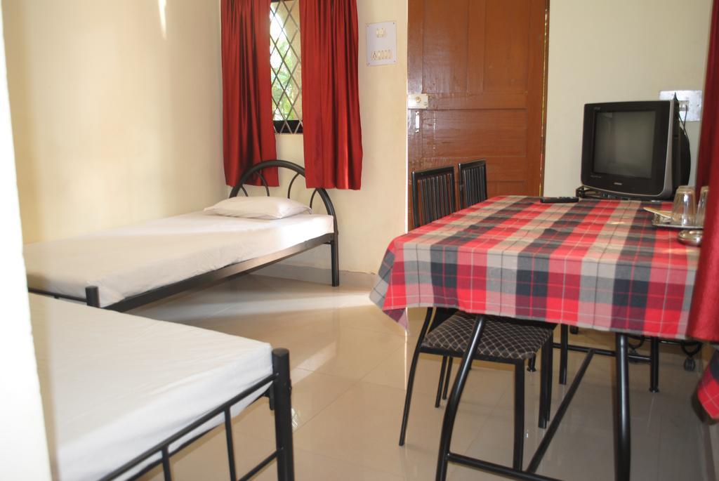 Joe And Marietta'S Guesthouse Calangute Room photo