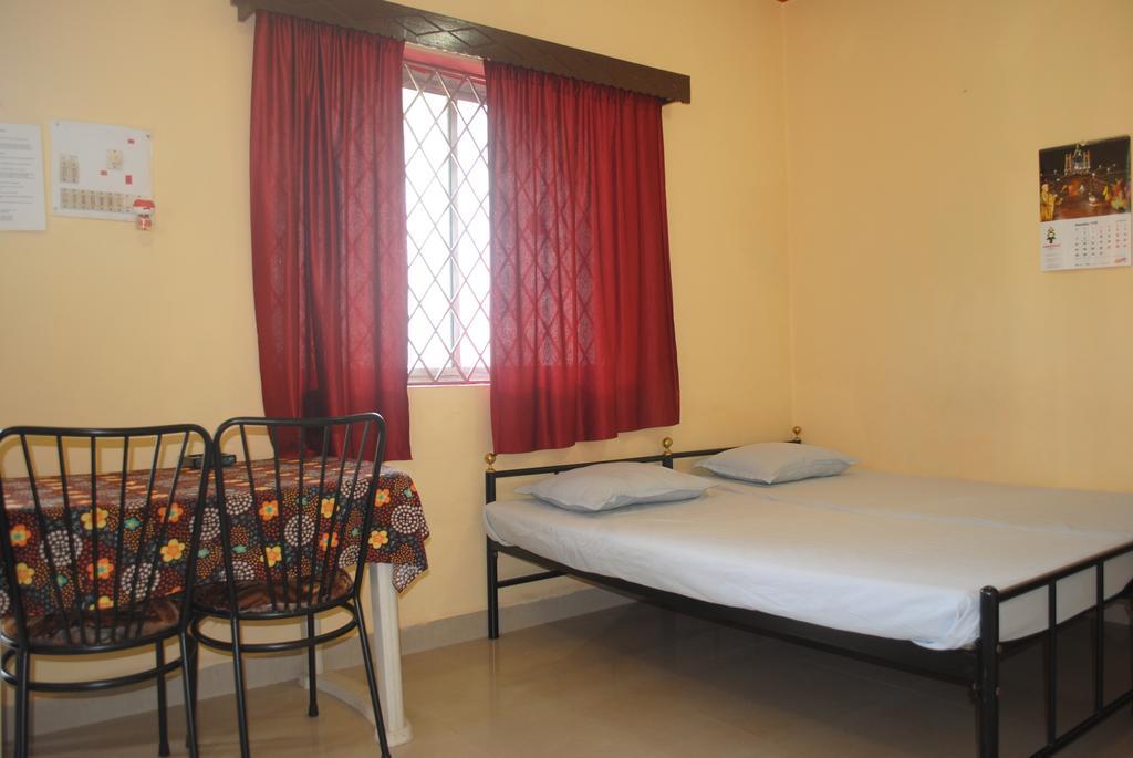 Joe And Marietta'S Guesthouse Calangute Room photo