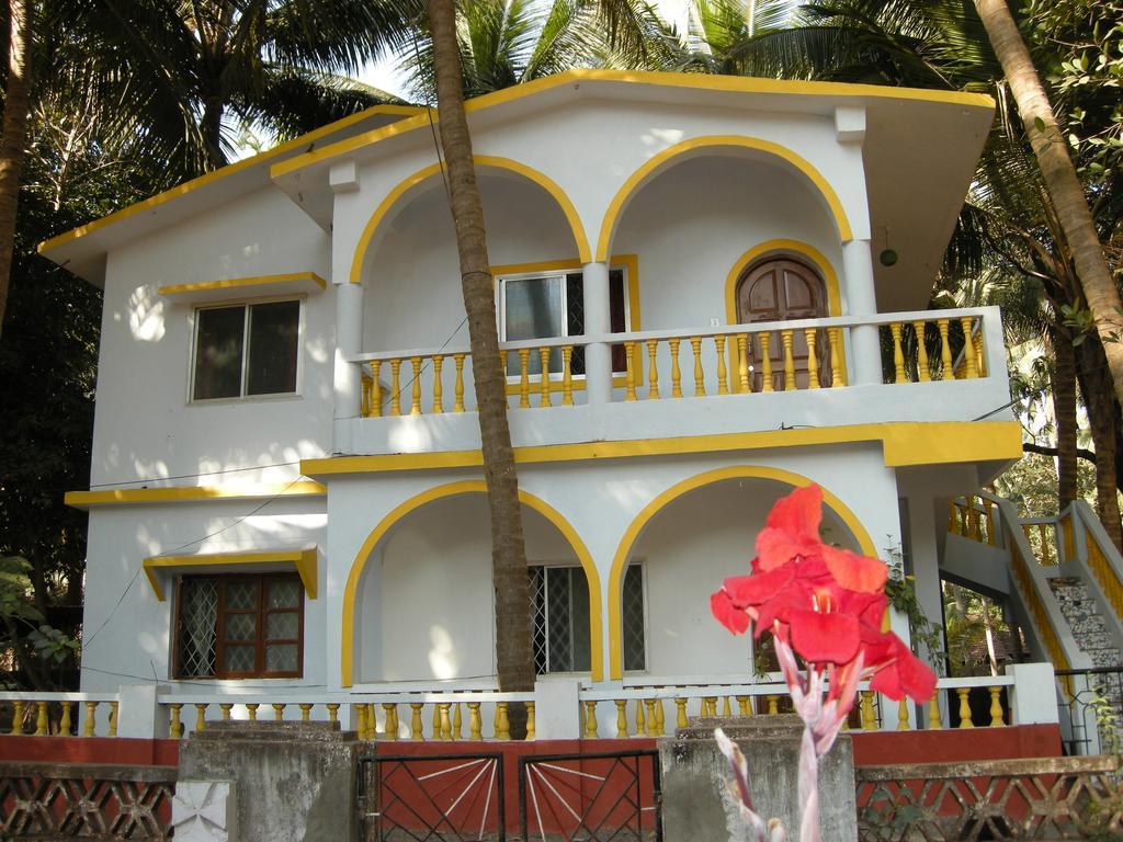 Joe And Marietta'S Guesthouse Calangute Exterior photo