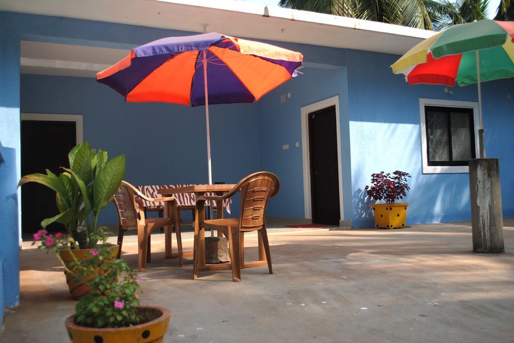 Joe And Marietta'S Guesthouse Calangute Exterior photo
