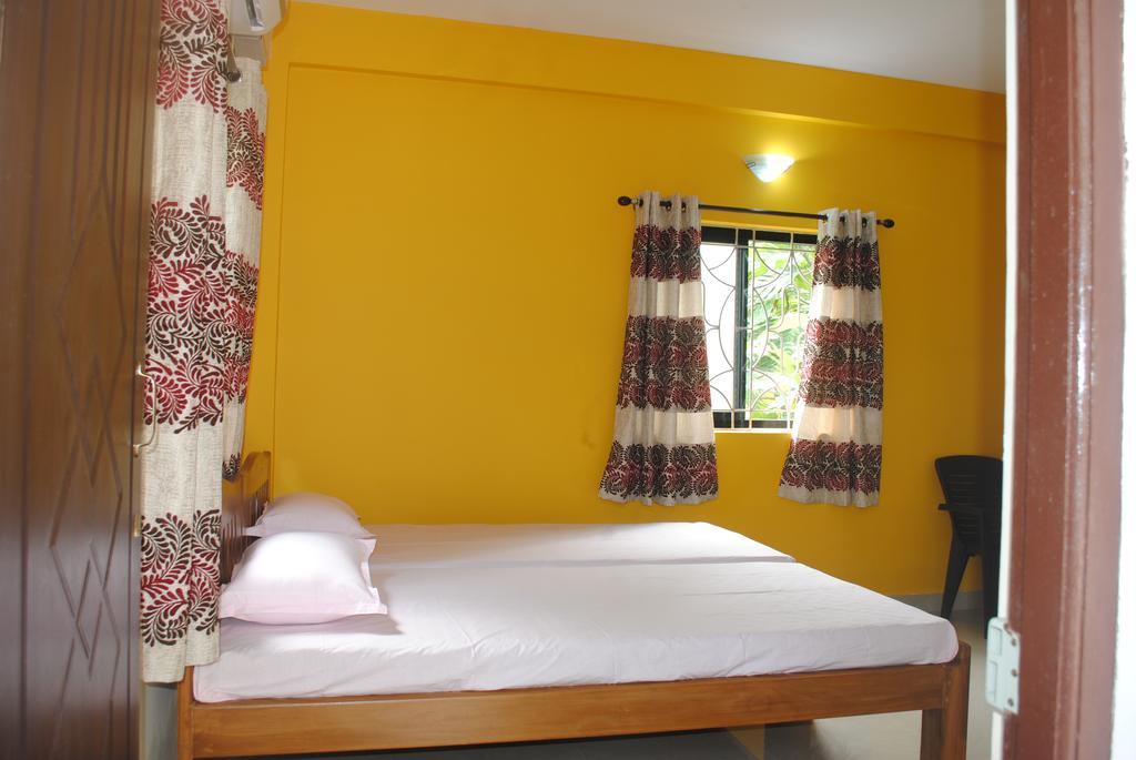 Joe And Marietta'S Guesthouse Calangute Exterior photo