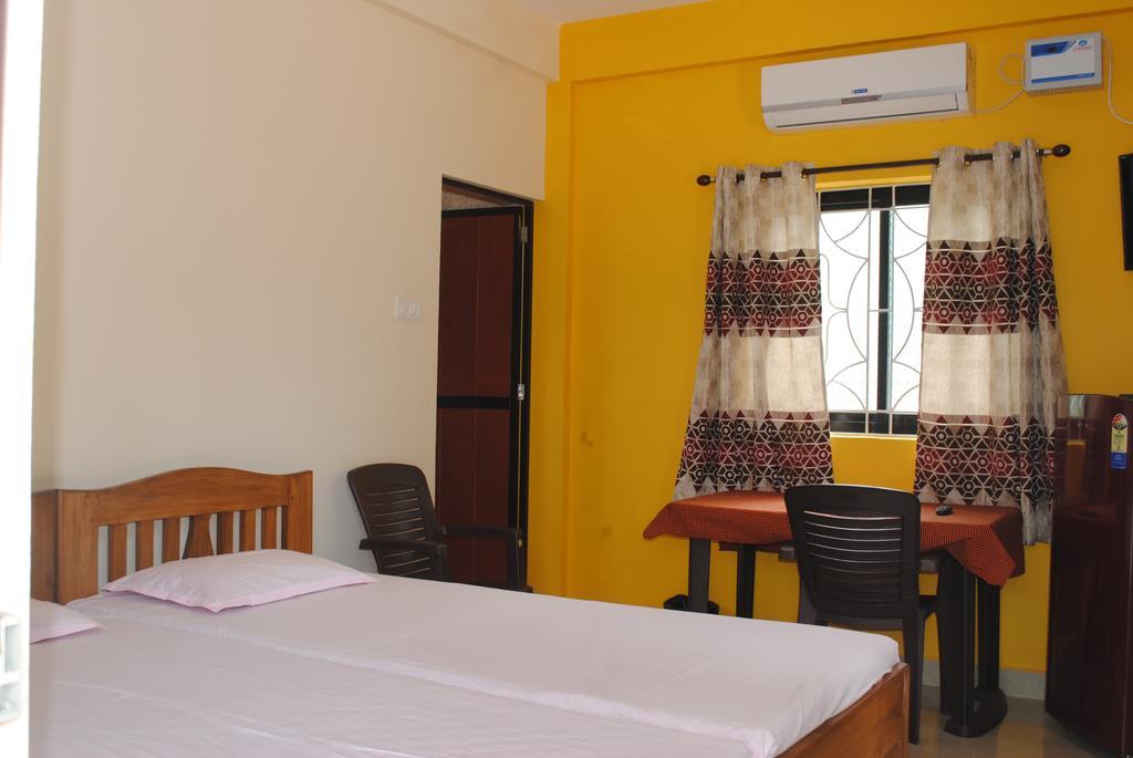 Joe And Marietta'S Guesthouse Calangute Exterior photo